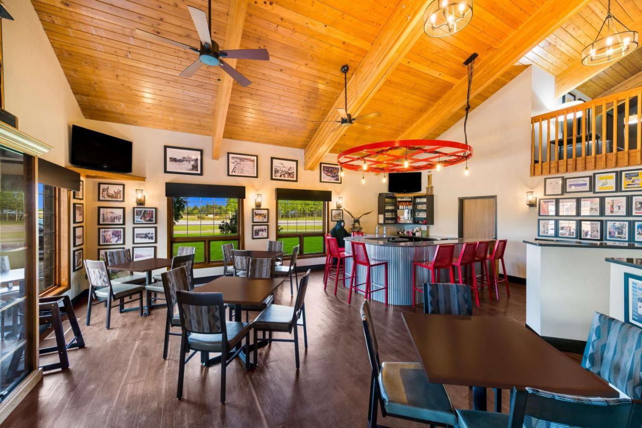 Best Western Derby Inn Eagle River Buitenkant foto