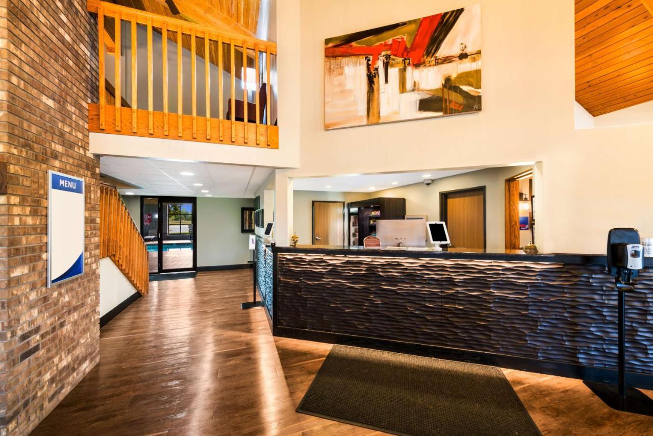 Best Western Derby Inn Eagle River Buitenkant foto