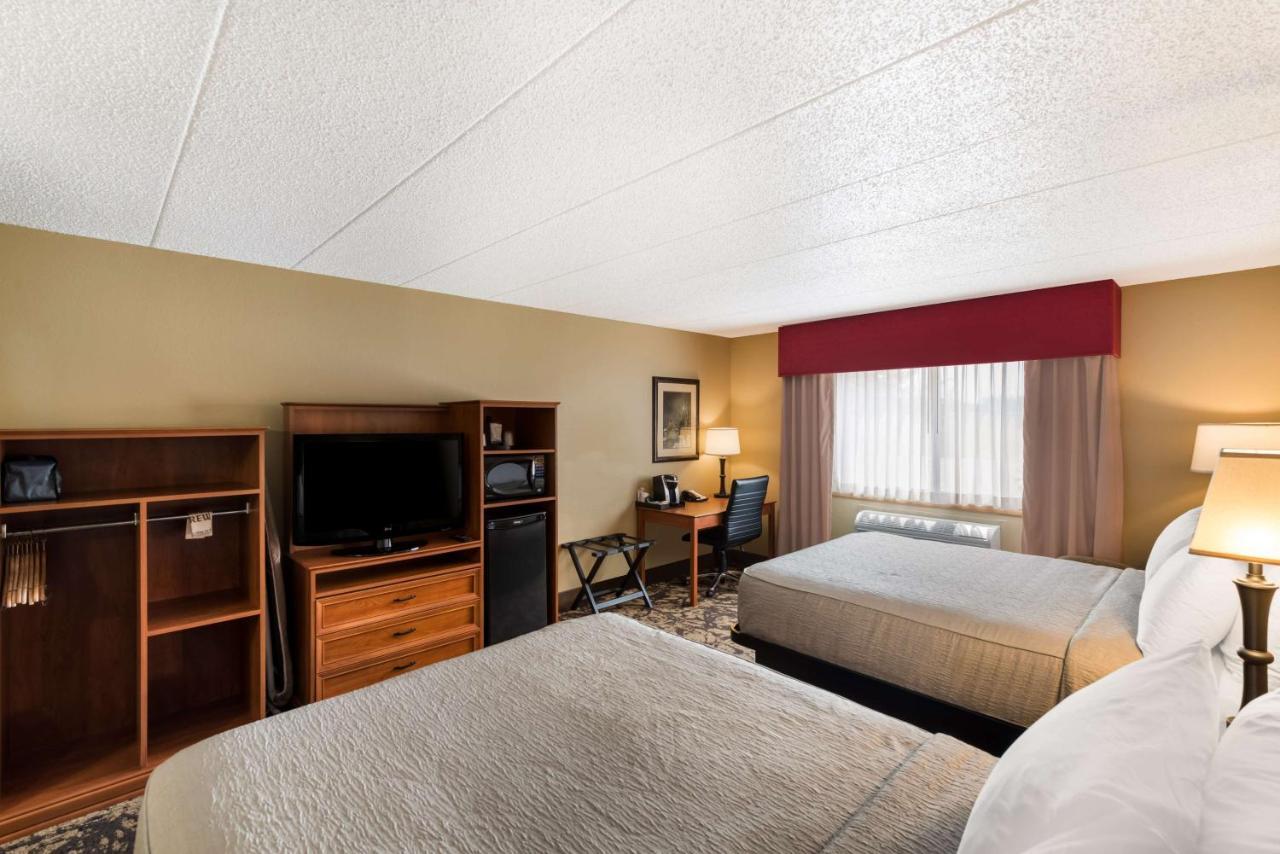 Best Western Derby Inn Eagle River Buitenkant foto