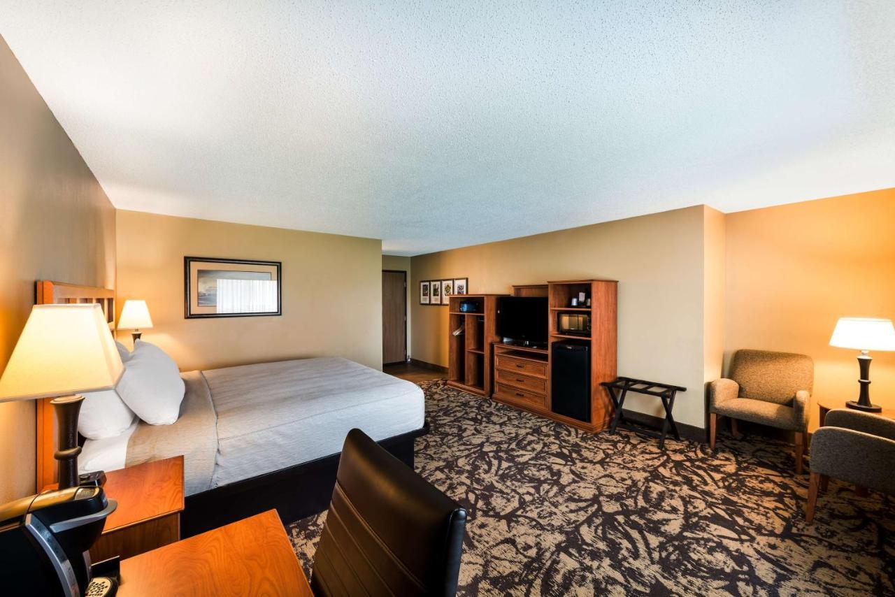 Best Western Derby Inn Eagle River Buitenkant foto