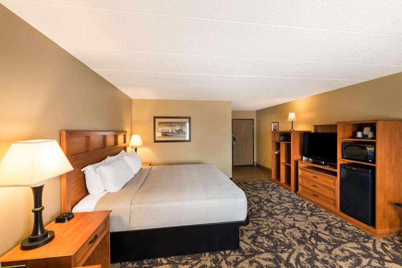 Best Western Derby Inn Eagle River Buitenkant foto