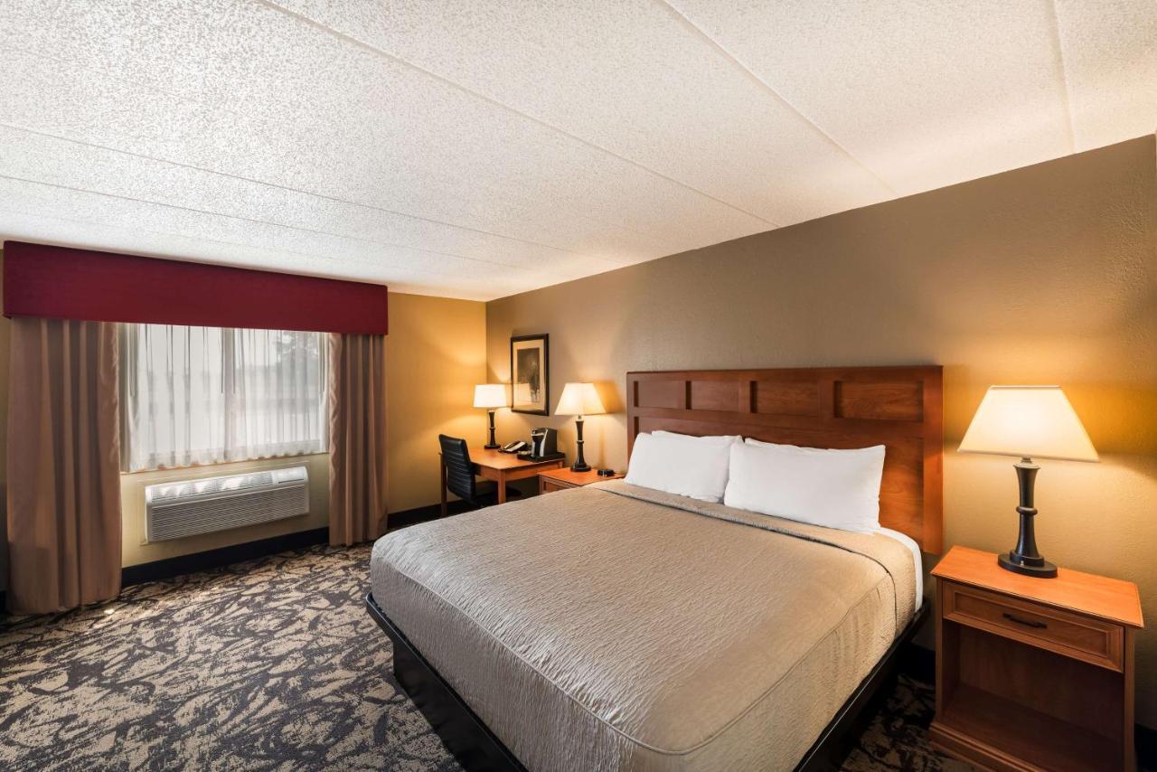 Best Western Derby Inn Eagle River Buitenkant foto