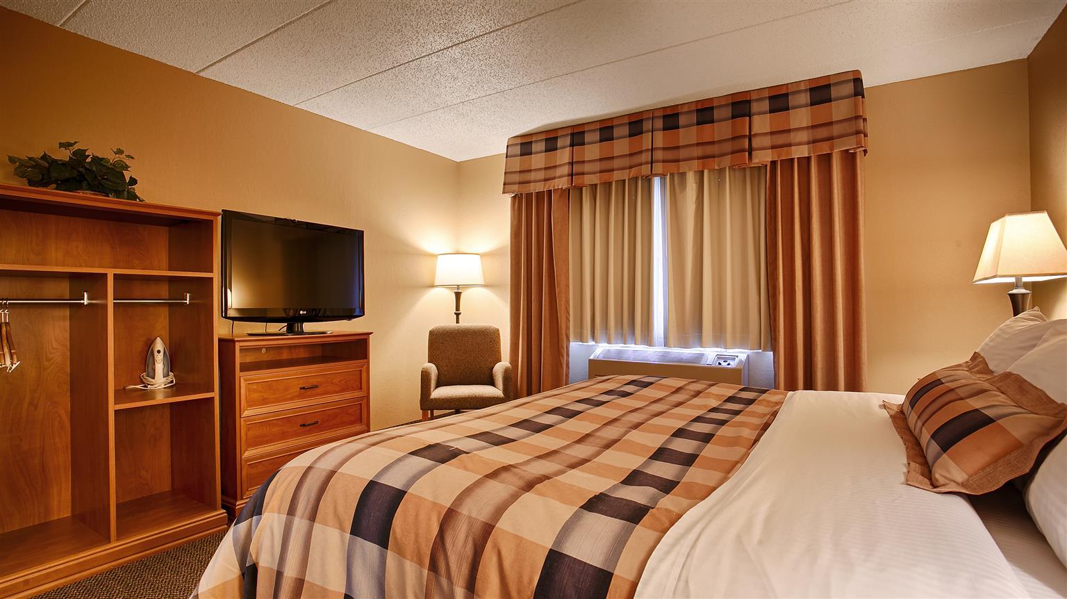 Best Western Derby Inn Eagle River Buitenkant foto
