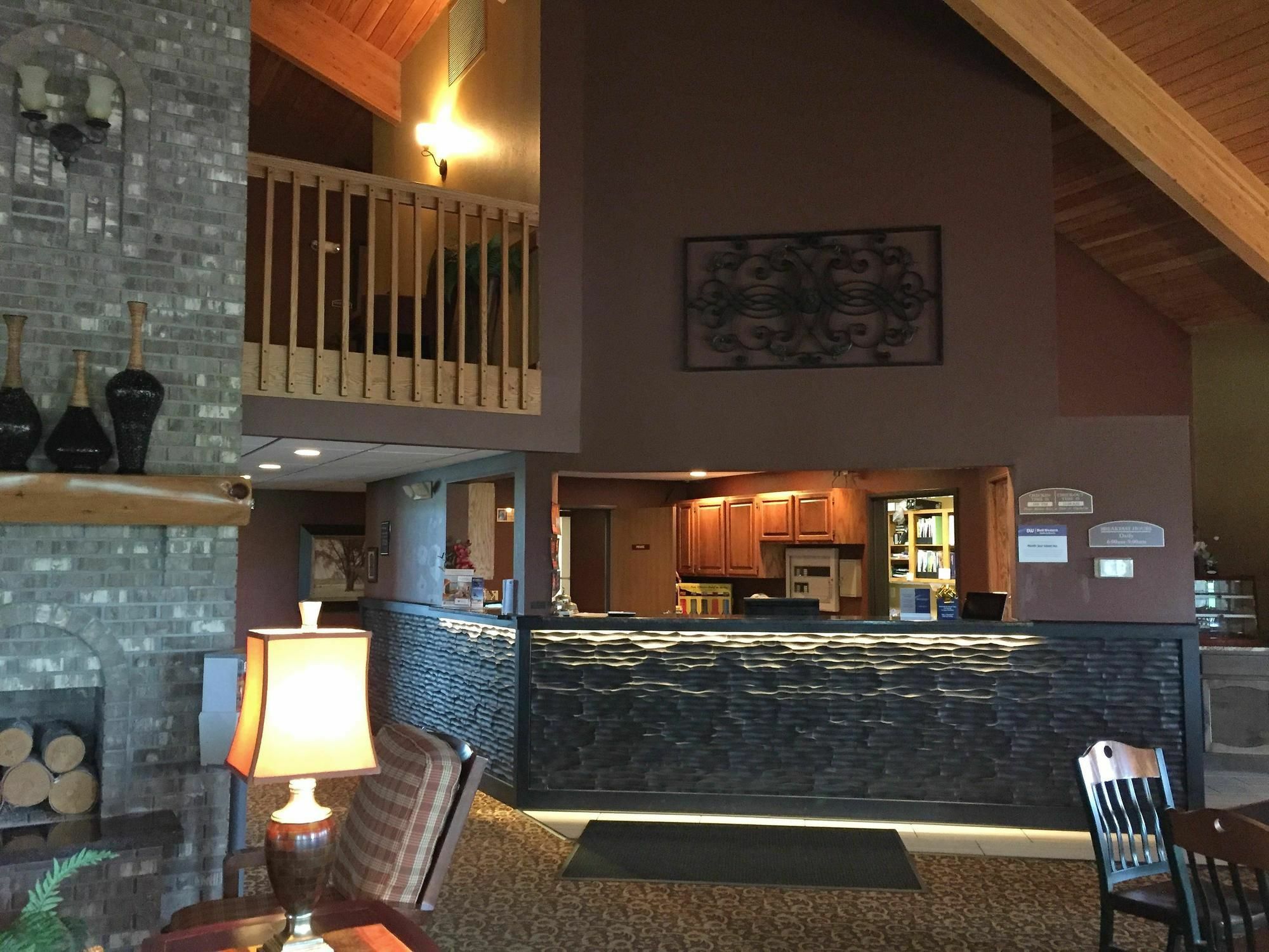 Best Western Derby Inn Eagle River Buitenkant foto