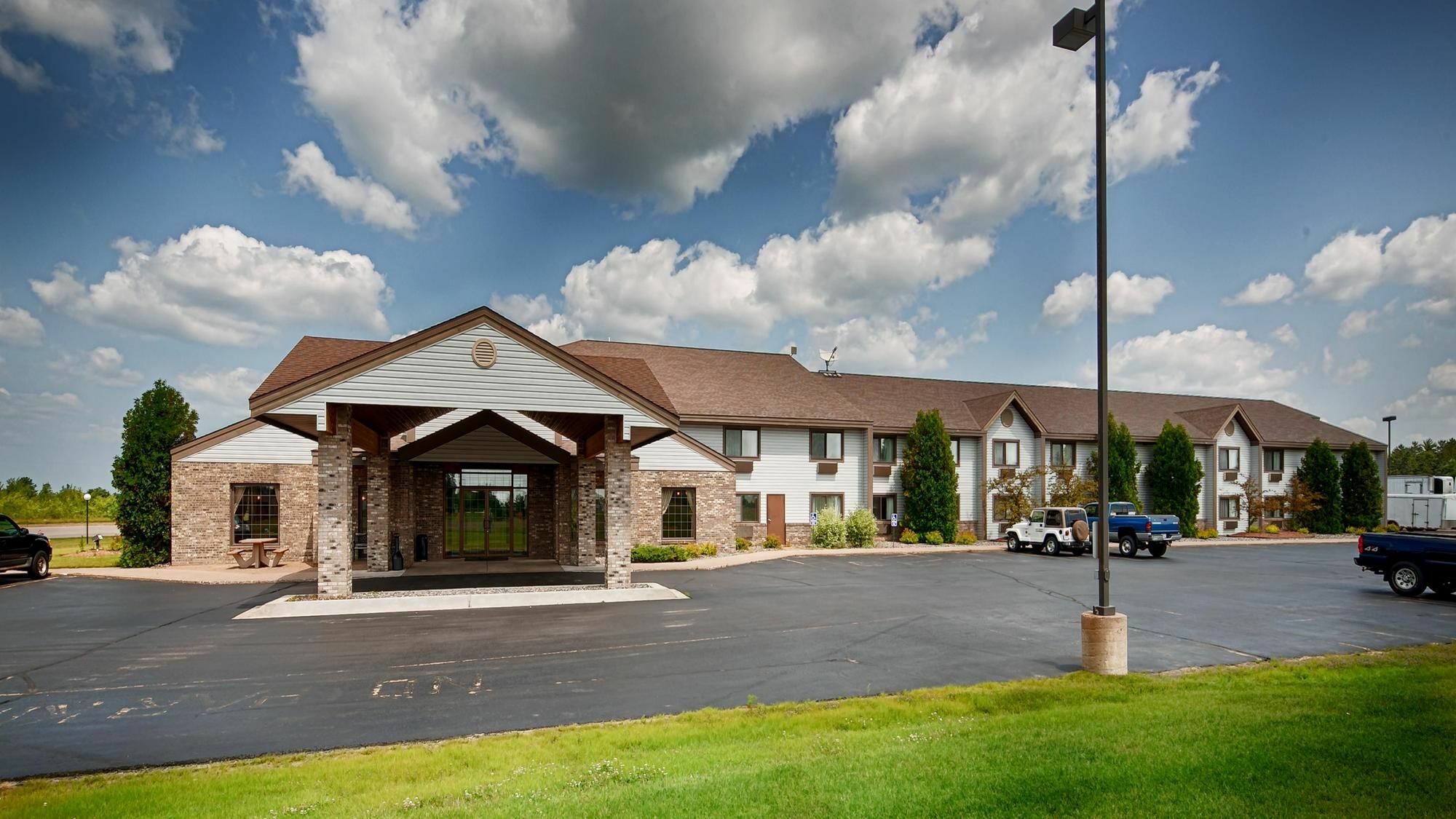 Best Western Derby Inn Eagle River Buitenkant foto